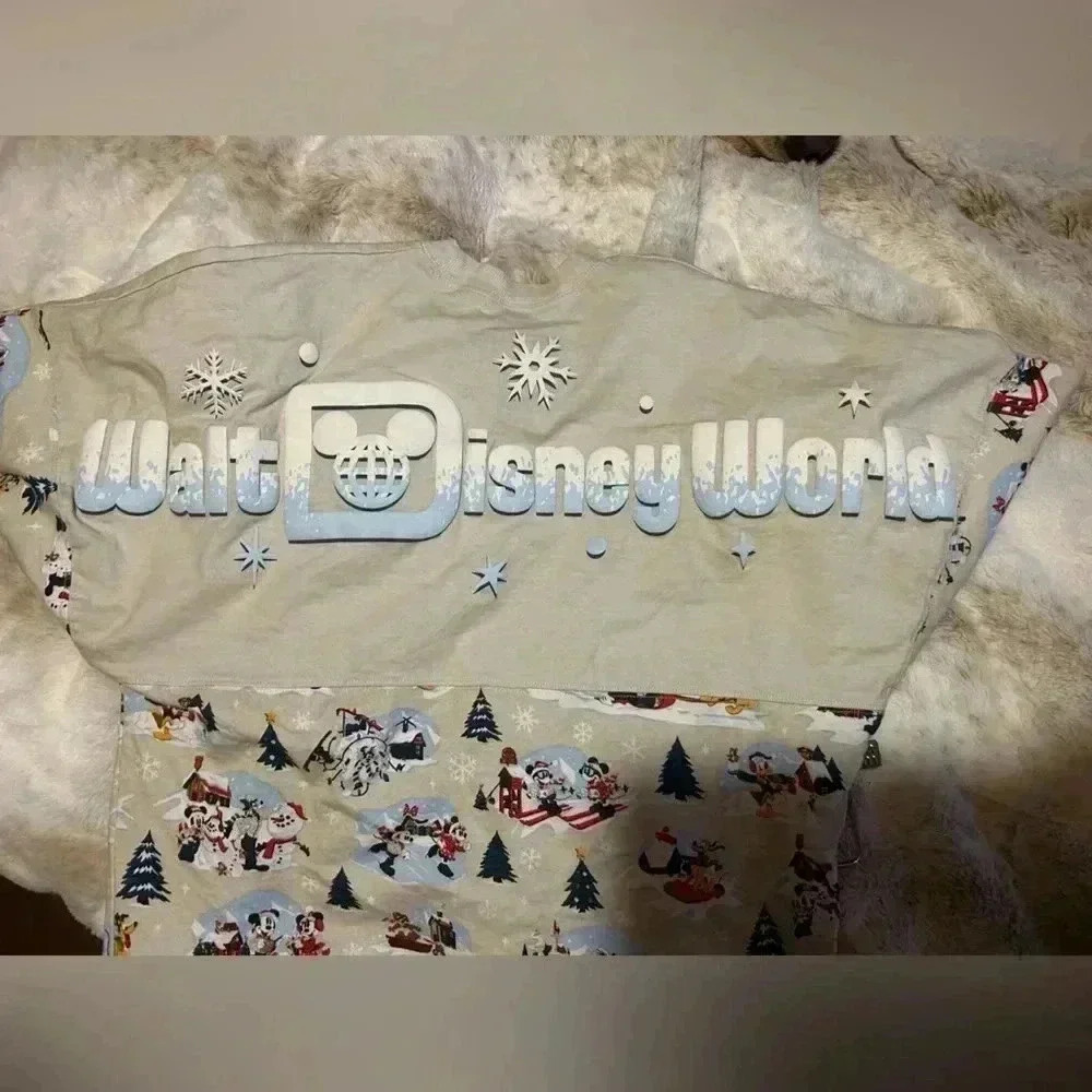 DISNEY - winter spirit jersey -xs